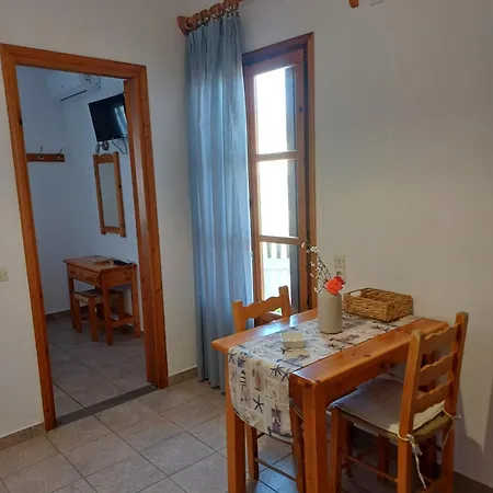 סקופלוס טאון Nikolaos Studios Apartments מראה חיצוני תמונה