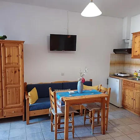 סקופלוס טאון Nikolaos Studios Apartments מראה חיצוני תמונה