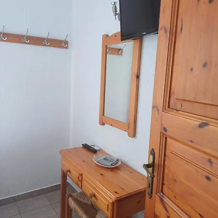 סקופלוס טאון Nikolaos Studios Apartments מראה חיצוני תמונה